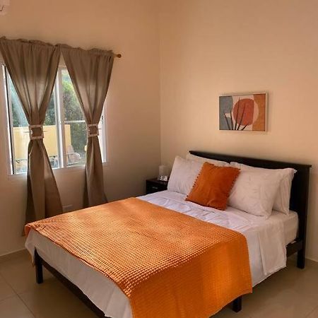 Lovely 2 Bedroom Apartment In Quiet Neighborhood! Philipsburg  Dış mekan fotoğraf