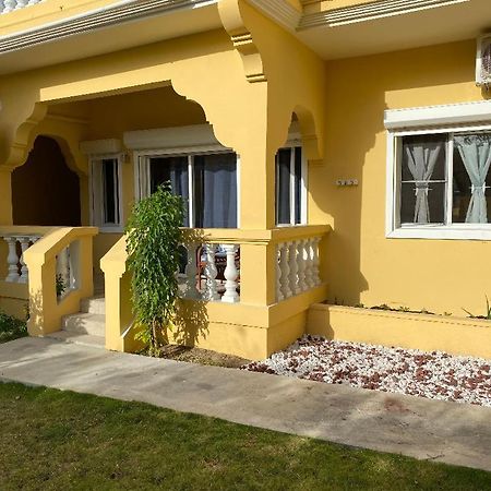 Lovely 2 Bedroom Apartment In Quiet Neighborhood! Philipsburg  Dış mekan fotoğraf
